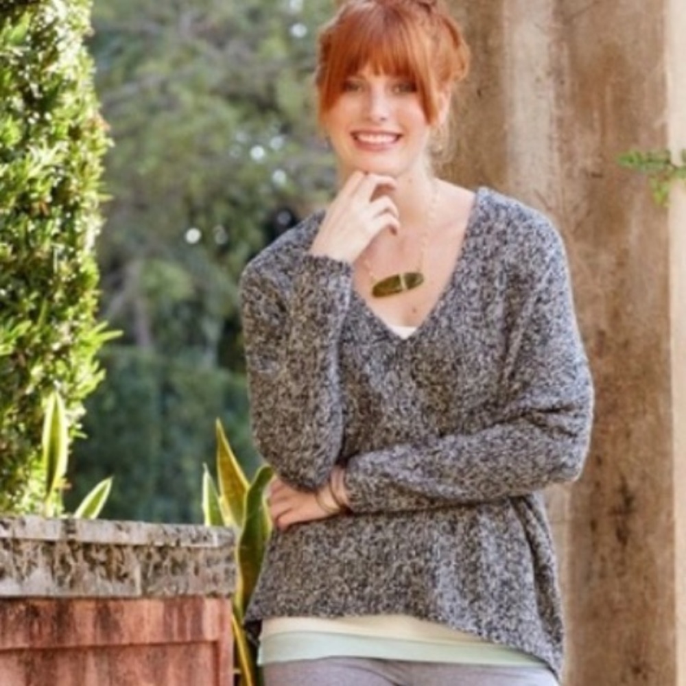 MATILDA JANE Hello Lovely MARVELOUS MARLED VEE Black Gray Sweater Small S